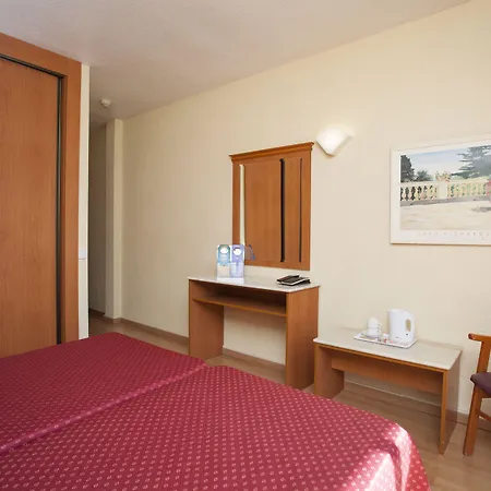 Magic De ホテル 3*